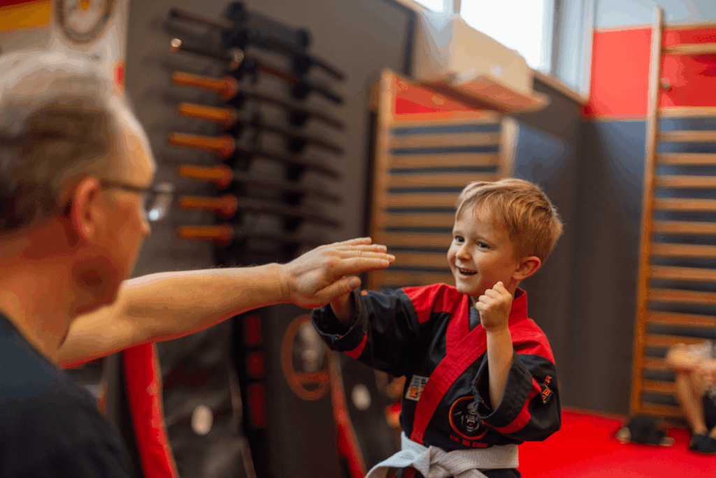 Kindertraining beim Kyeok Too Ki